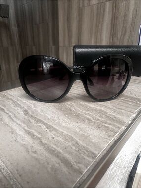 Burberry Black Oversized Women's Sunglasses